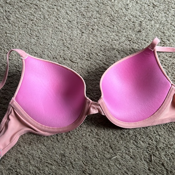PINK bra - Picture 2 of 3